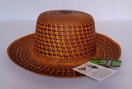 SOMBRERO SUPERFINO CON DISEÑO.  